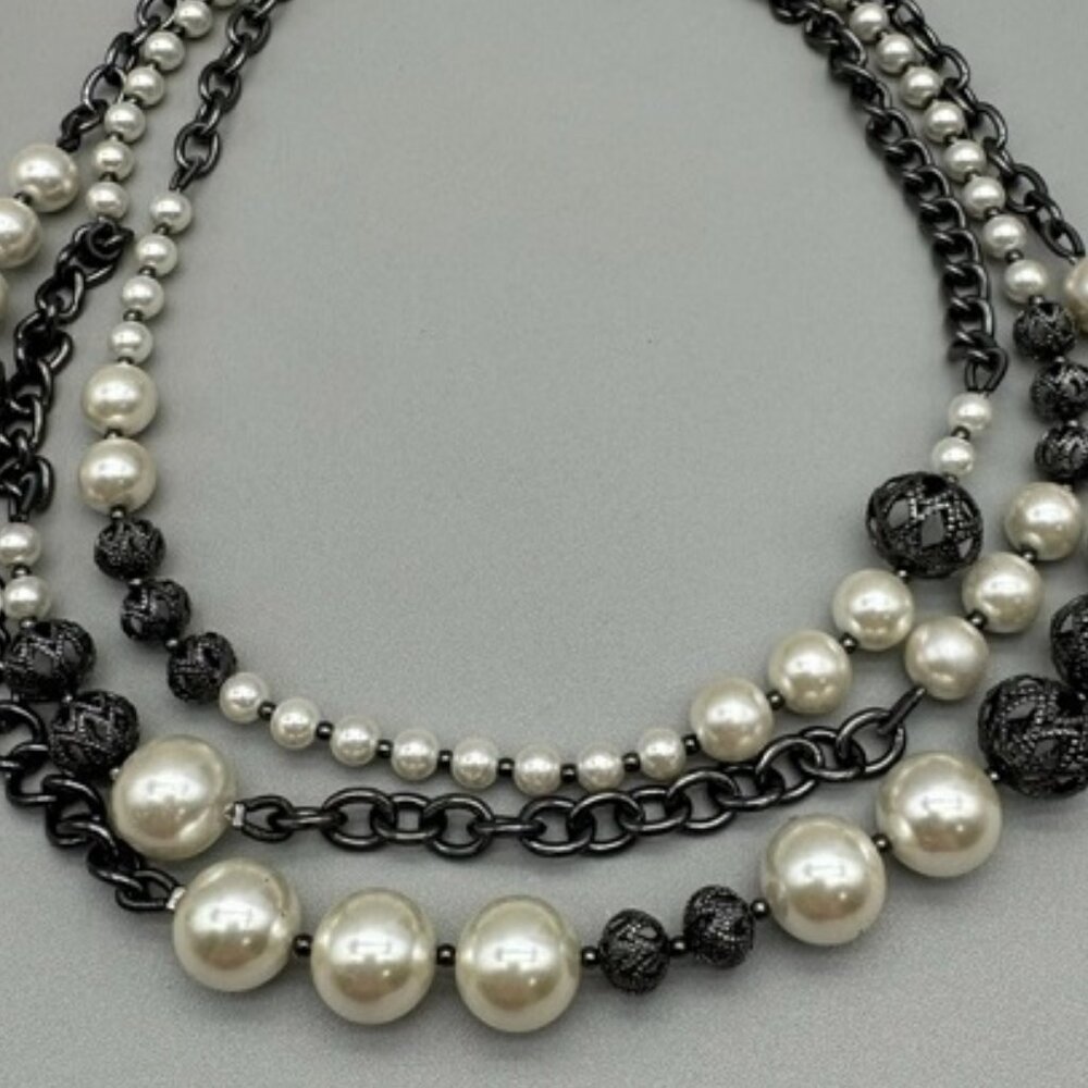 VERA WANG Rocker Chic Gunmetal Cutout Ball Ivory/White Pearl Chain Necklace**NEW - Picture 3 of 3